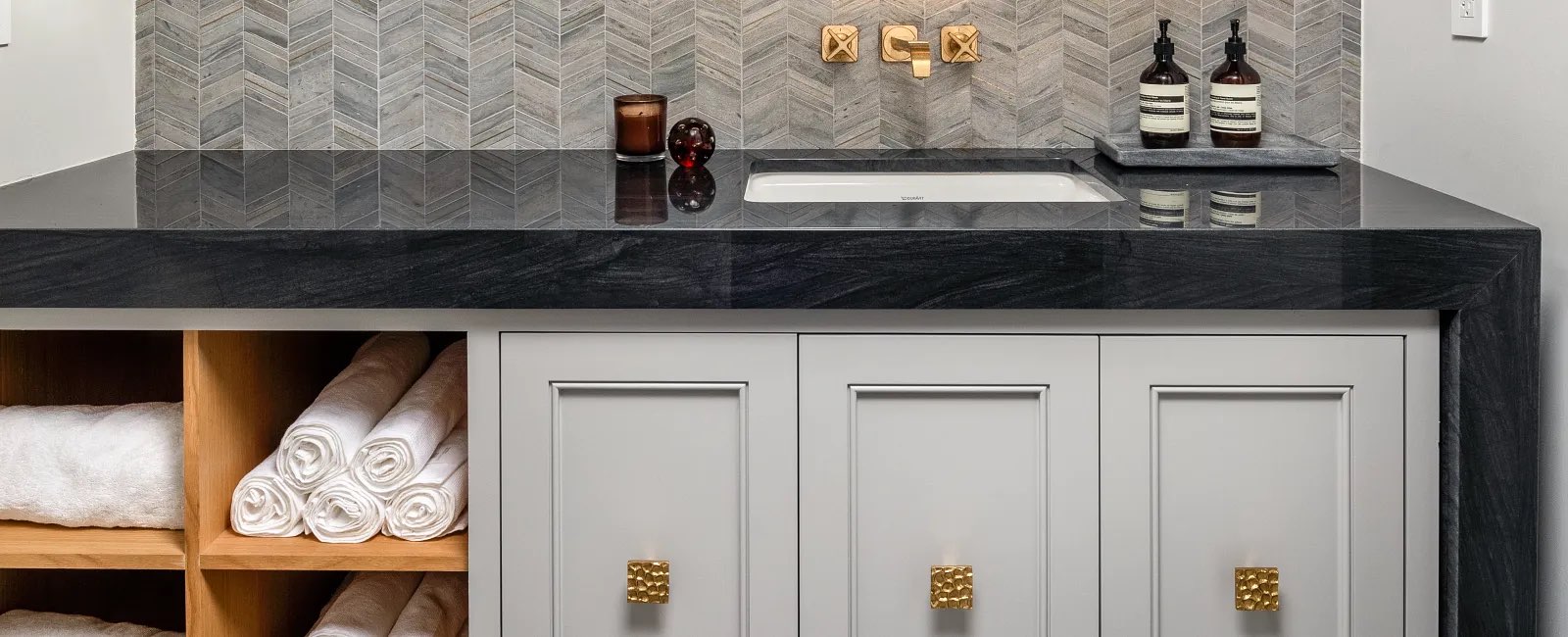 Ilustracion_901_Volante_Powder_Room cropped